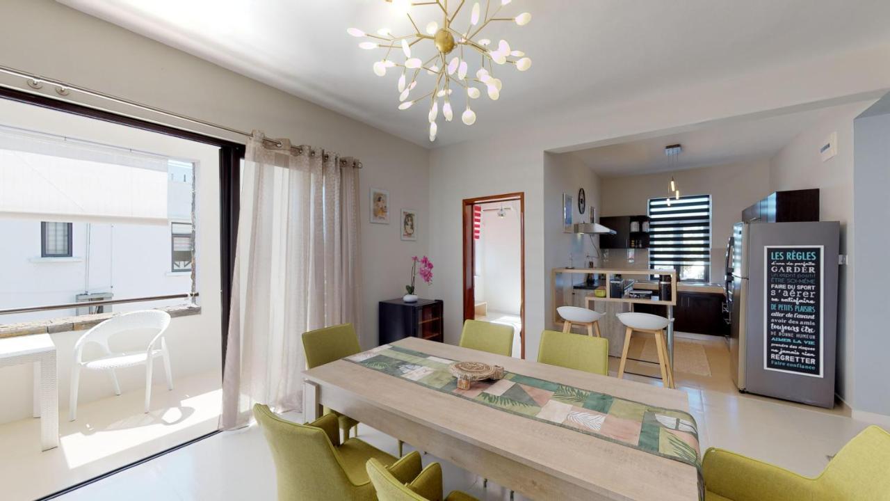 Penthouse - Private Roof Terrace - Sea & Mountain View Apartment Гранд Байе Екстериор снимка